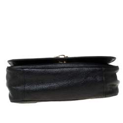 مملوكة مسبقًا Salvatore Ferragamo Black Leather Gancini Flap Shoulder Bag
