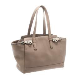 Pre Owned Salvatore Ferragamo Beige Leather Verve Tote