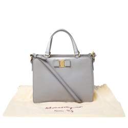 مملوكة مسبقًا Salvatore Ferragamo Light Grey Leather Tracy Tote