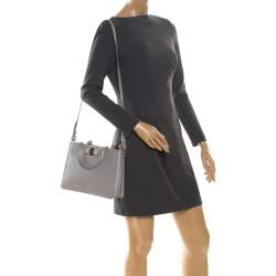 مملوكة مسبقًا Salvatore Ferragamo Light Grey Leather Tracy Tote