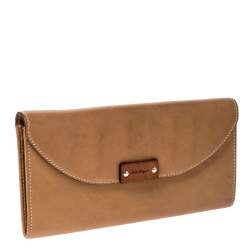 مملوكة مسبقًا Salvatore Ferragamo Tan Leather Flap Wallet