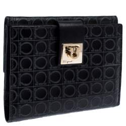 Pre Owned Salvatore Ferragamo Black Signature Leather Flap Compact Wallet