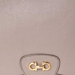 Pre Owned Salvatore Ferragamo Beige Leather Shoulder Bag