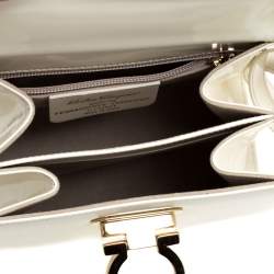 مملوكة مسبقًا  حقيبة  سالفاتوري فيراغامو بيد علوية كيلي جلد لامعة كريمية