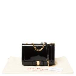 مملوكة مسبقًا Salvatore Ferragamo Black Patent Leather Vara Shoulder Bag