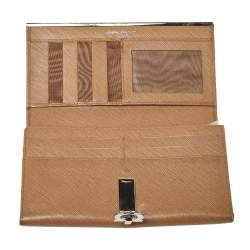 Pre Owned Salvatore Ferragamo Beige Leather Gancini Icona Continental Wallet