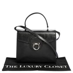 مملوكة مسبقًا حقيبة سالفاتوري فيراغامو جلد أسود قلاب مزين غانسيو يد علوية