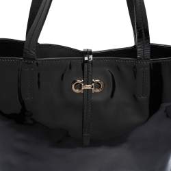 مملوكة مسبقًا Salvatore Ferragamo Black Patent Leather Bice Tote