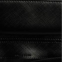 مملوكة مسبقًا محفظة بسلسلة سالفاتوري فيراغامو ميس فارا جلد أسود  