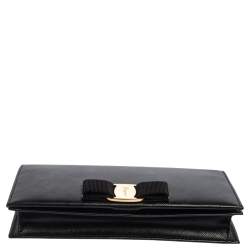 مملوكة مسبقًا محفظة بسلسلة سالفاتوري فيراغامو ميس فارا جلد أسود  