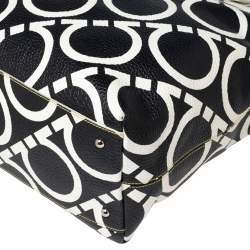 Pre Owned حقيبة يد سالفتوري فيراغامو جلد طباعة غانسيني أبيض/ أسود