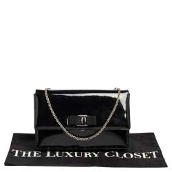 مملوكة مسبقًا محفظة بسلسلة سالفاتوري فيراغامو قلاب فيونكة فارا جلد لامع أسود