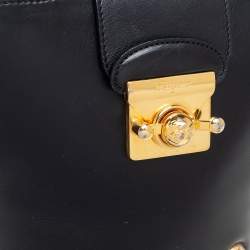 Pre Owned Salvatore Ferragamo Black Leather Vintage Flap-Lock Bucket Bag 