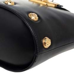 Pre Owned Salvatore Ferragamo Black Leather Vintage Flap-Lock Bucket Bag 