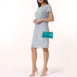 مملوكة مسبقًا Salvatore Ferragamo Teal Blue Lizard Embossed Gancini Chain Clutch