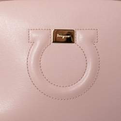 مملوكة مسبقًا حقيبة كروس كاميرا سالفاتوري فيراغامو غانسيني جلد وردي فاتح