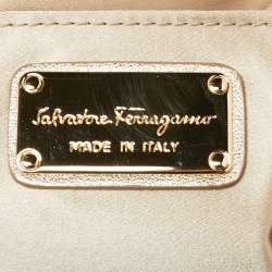 مملوكة مسبقًا Salvatore Ferragamo Metallic Gold Karung Leather Fold Over Clutch