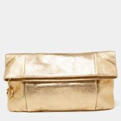 مملوكة مسبقًا Salvatore Ferragamo Metallic Gold Karung Leather Fold Over Clutch