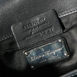 Pre Owned حقيبة كتف سالفاتوري فيراغامو جلد أسود لامع مزينة فيونكة فارا بسلسلة