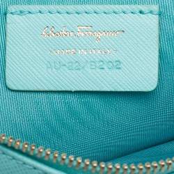 مملوكة مسبقًا Salvatore Ferragamo Tiffany Green Leather Gancio Wristlet Clutch