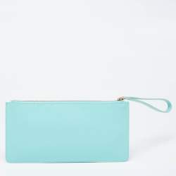 مملوكة مسبقًا Salvatore Ferragamo Tiffany Green Leather Gancio Wristlet Clutch