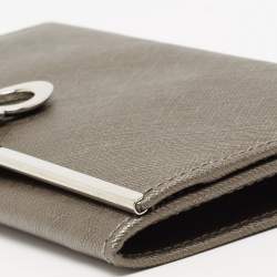مملوكة مسبقًا Salvatore Ferragamo Grey Saffiano Leather Gancini Clip Flap Wallet