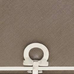 مملوكة مسبقًا Salvatore Ferragamo Grey Saffiano Leather Gancini Clip Flap Wallet