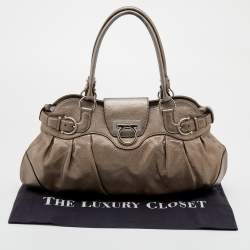 Pre Owned Salvatore Ferragamo Metallic Gold Leather Marisa Shoulder Bag