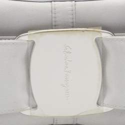 مملوكة مسبقًا Salvatore Ferragamo Silver Satin Vara Bow Crossbody Bag