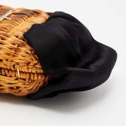 مملوكة مسبقًا  حقيبة كلتش سالفاتوري فيراغامو راتان وساتان أخضر /أسود بفيونكة وسلسلة