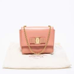 Pre Owned Salvatore Ferragamo Peach Leather Vara Bow Crossbody Bag
