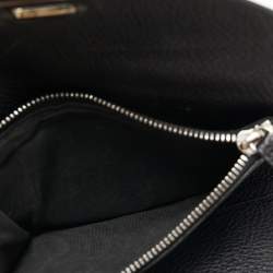 مملوكة مسبقًا Salvatore Ferragamo Black Grained Leather Gancini Trifolfd Wallet
