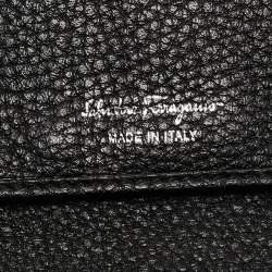 مملوكة مسبقًا Salvatore Ferragamo Black Grained Leather Gancini Trifolfd Wallet