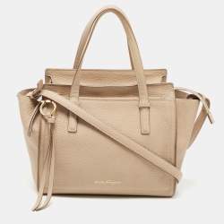 Pre Owned Salvatore Ferragamo Beige Leather Amy Tote
