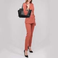 Pre Owned Salvatore Ferragamo Black Leather Medium Amy Tote