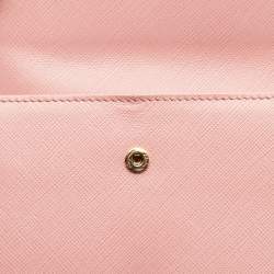 مملوكة مسبقًا Salvatore Ferragamo Peach Leather Miss Vara Wallet on chain 