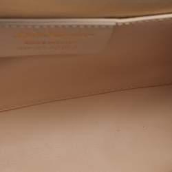 Pre Owned Salvatore Ferragamo Gold Leather Vara Bow Chain Clutch