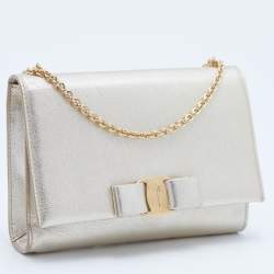 Pre Owned Salvatore Ferragamo Gold Leather Vara Bow Chain Clutch