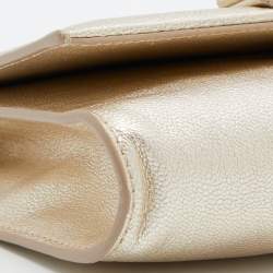 Pre Owned Salvatore Ferragamo Gold Leather Vara Bow Chain Clutch