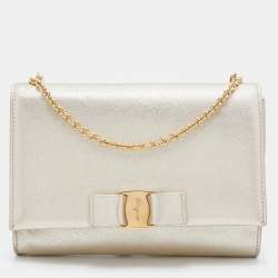Pre Owned Salvatore Ferragamo Gold Leather Vara Bow Chain Clutch