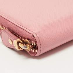 Pre Owned Salvatore Ferragamo Peach Leather Gancio Zip Around Wallet