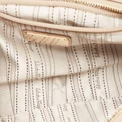 Pre Owned Salvatore Ferragamo Beige/Off White Woven Leather Gancini Chain Clutch