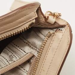 Pre Owned Salvatore Ferragamo Beige/Off White Woven Leather Gancini Chain Clutch