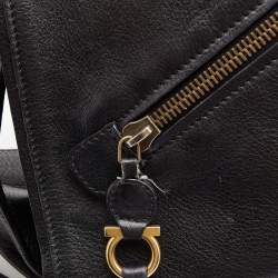 Pre Owned Salvatore Ferragamo Black Leather Messenger Bag
