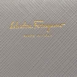 مملوكة مسبقًا Salvatore Ferragamo Grey Leather Gancini Wallet On Chain