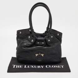 Pre Owned Salvatore Ferragamo Black Leather Shoulder Bag