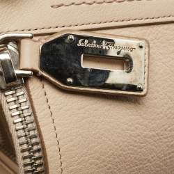 مملوكة مسبقًا Salvatore Ferragamo Beige Leather Verve Tote