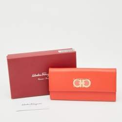 Pre Owned Salvatore Ferragamo Orange Gancio Leather Continental Wallet