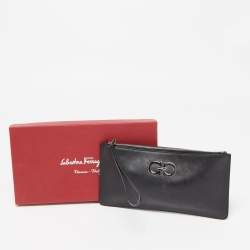 Pre Owned Salvatore Ferragamo Black Leather Gancio Wristlet Zip Pouch