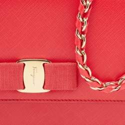 Pre Owned Salvatore Ferragamo Red Leather Vara Bow Chain Shoulder Bag